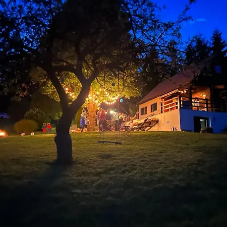 Martin's Family With Hot Tub & Views בקתה *