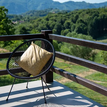 בקתה Martin's Family With Hot Tub & Views *