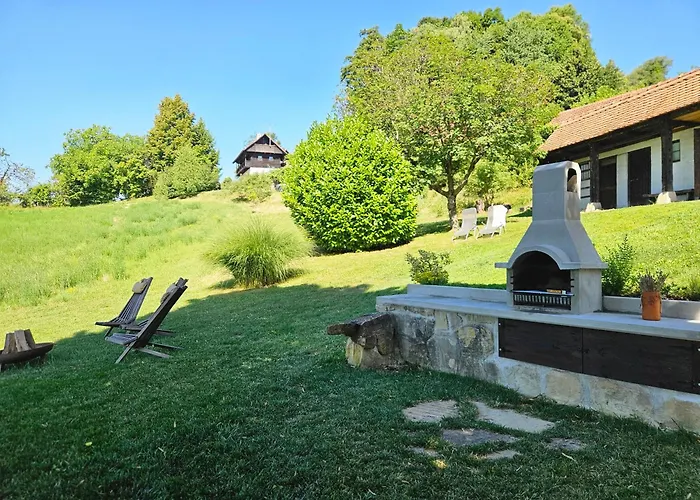 Martin's Family With Hot Tub & Views شاليه Smarje pri Jelsah