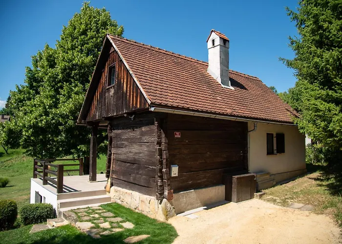 Martin's Family With Hot Tub & Views شاليه *